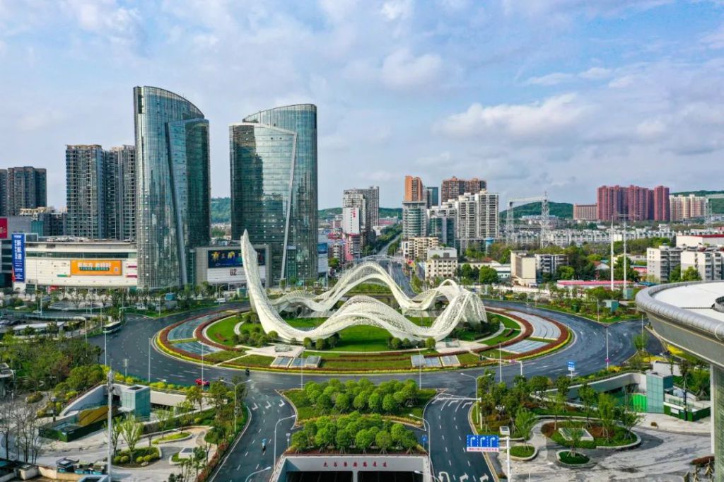 Wuhan Optics Valley's 'Tech Tree': Driving Breakthroughs in OLED, MedTech, and Biotech
