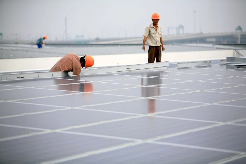 China's Renewable Energy Hits 40% of Total Power Output in H1 2026