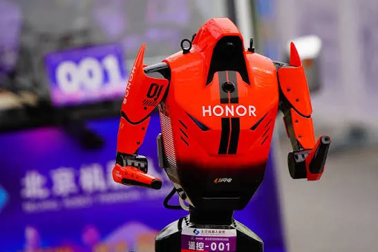Honor Humanoid Robot Shatters 400m World Record with Blazing Speed