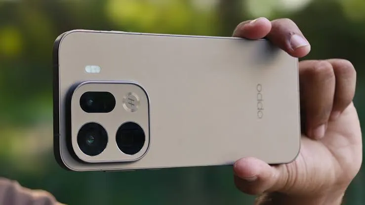 Oppo Find X10 Pro Max Leaked with Massive Triple 200MP Camera System