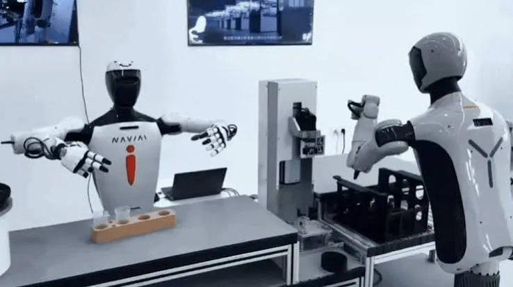 Humanoid Robots Achieve Unprecedented Dexterity with AI Integration